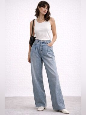 Reformation Pleated Wide Leg Jeans High Rise Light Wash Size 25 Effortless Chic